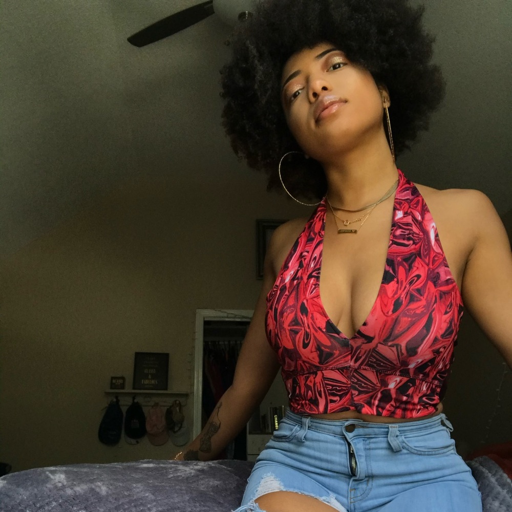 Halter top - Picture 3 of 4